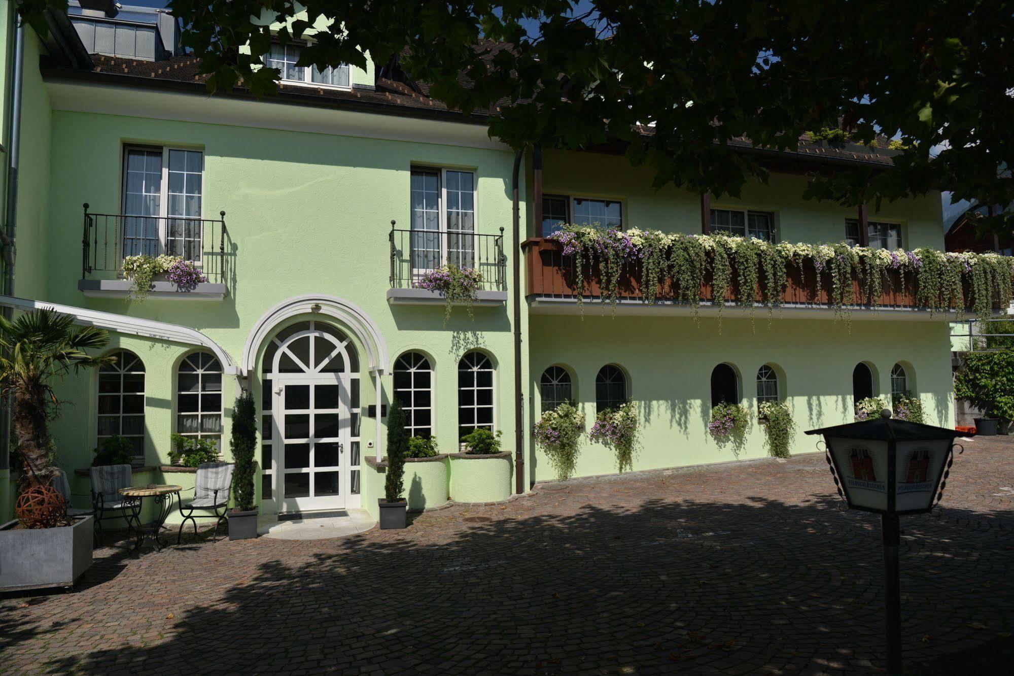 Hotel Hofbalzers Buitenkant foto
